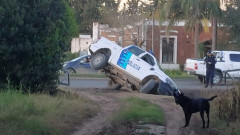 Dos-policias-resultaron-heridos-al-despistarse-con-el-movil-en-la-Ruta-1001
