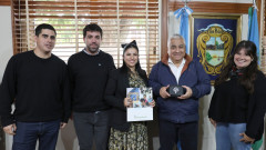 El-gobierno-local-recibio-los-archivos-digitalizados-del-Cementerio