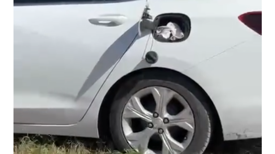 San Antonio de Areco: Encontraron dos cuerpos dentro de un auto baleado San Antonio de Areco: Encontraron dos cuerpos dentro de un auto baleado