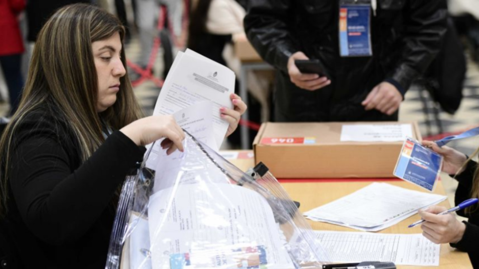 Cuántos fiscales pueden tener los partidos en cada mesa de votación